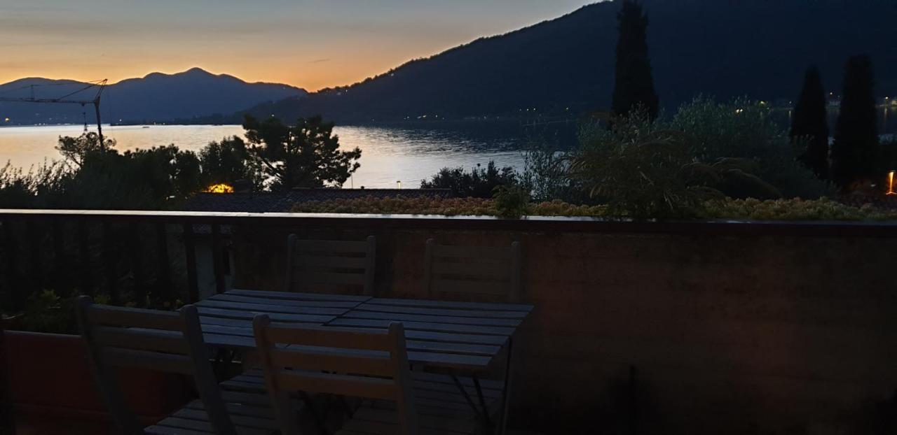 Sarnico Terrazza Sul Lago Di Iseo Buitenkant foto