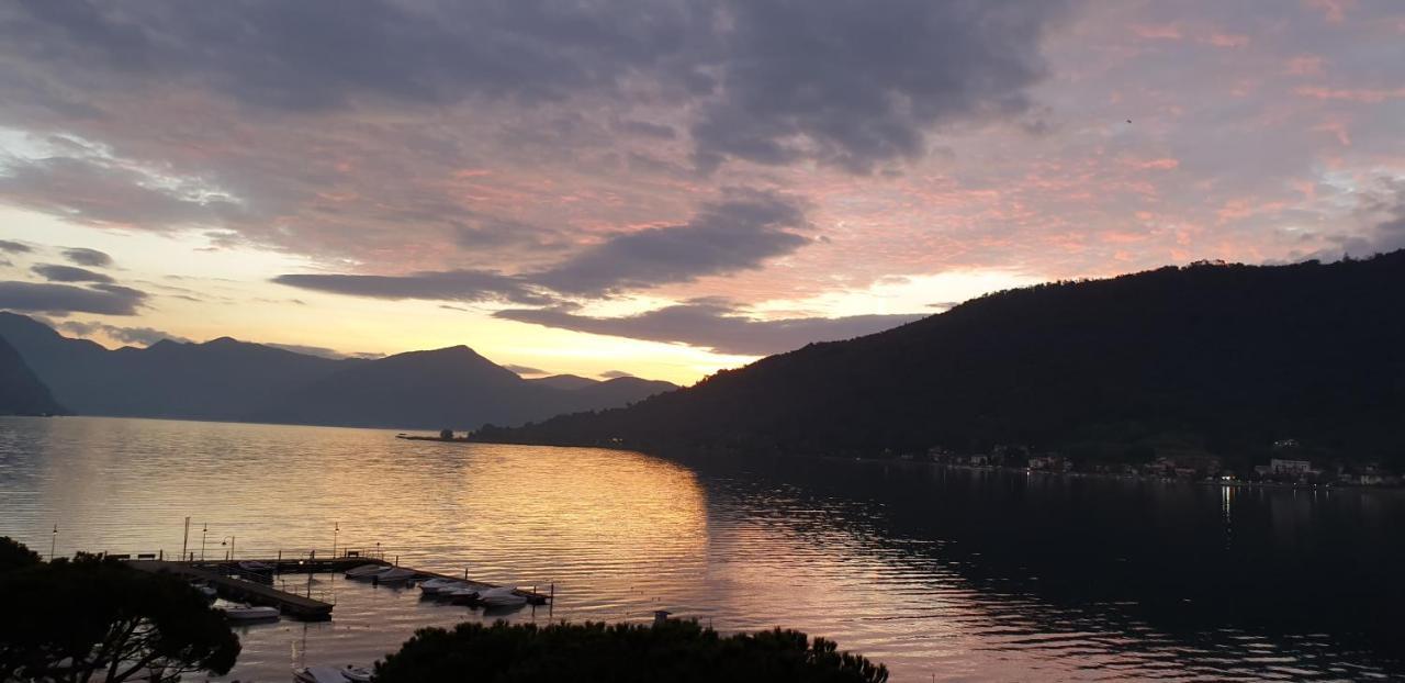 Sarnico Terrazza Sul Lago Di Iseo Buitenkant foto